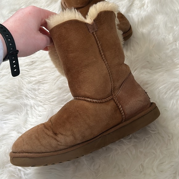 Button UGGS - Picture 8 of 11